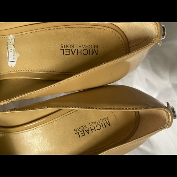 Micheal Kors Heels - Picture 2 of 5